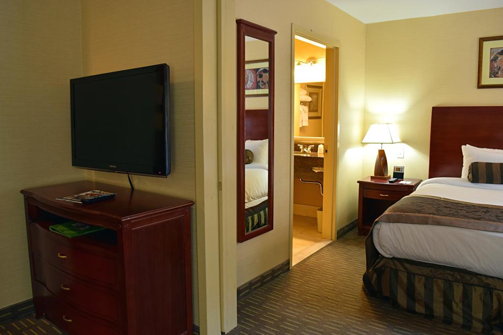 Wingate By Wyndham Manhattan Midtown นิวยอร์ก ภายนอก รูปภาพ