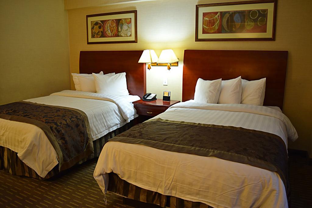 Wingate By Wyndham Manhattan Midtown นิวยอร์ก ภายนอก รูปภาพ