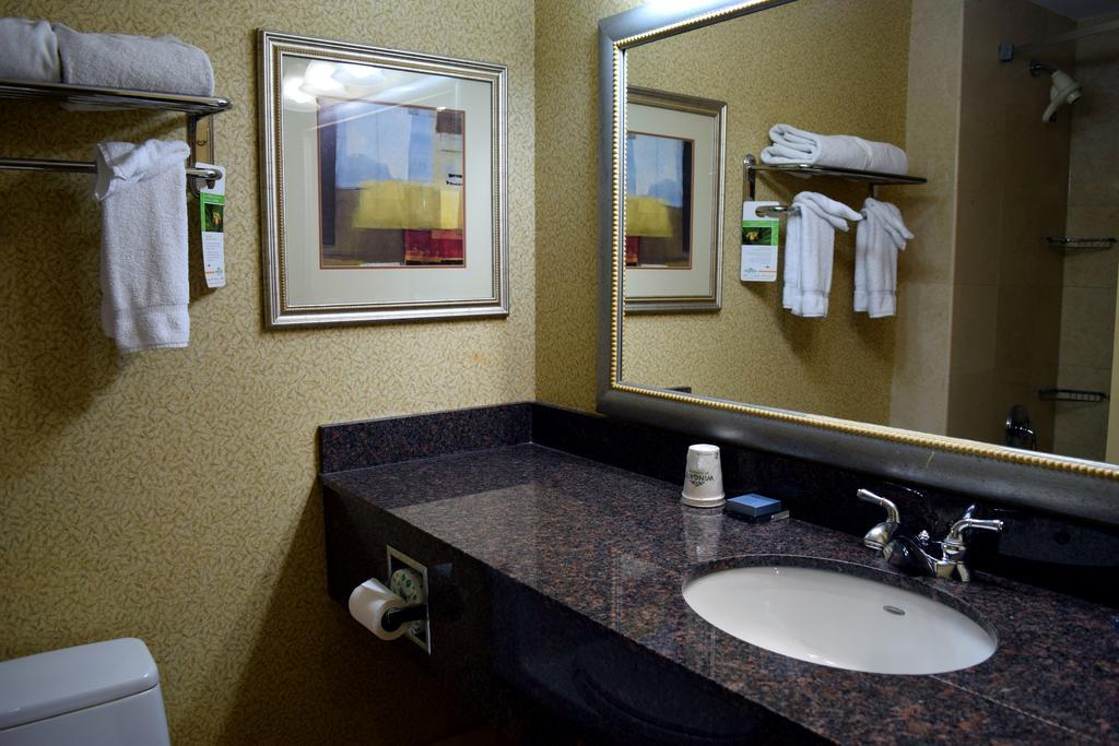 Wingate By Wyndham Manhattan Midtown นิวยอร์ก ภายนอก รูปภาพ